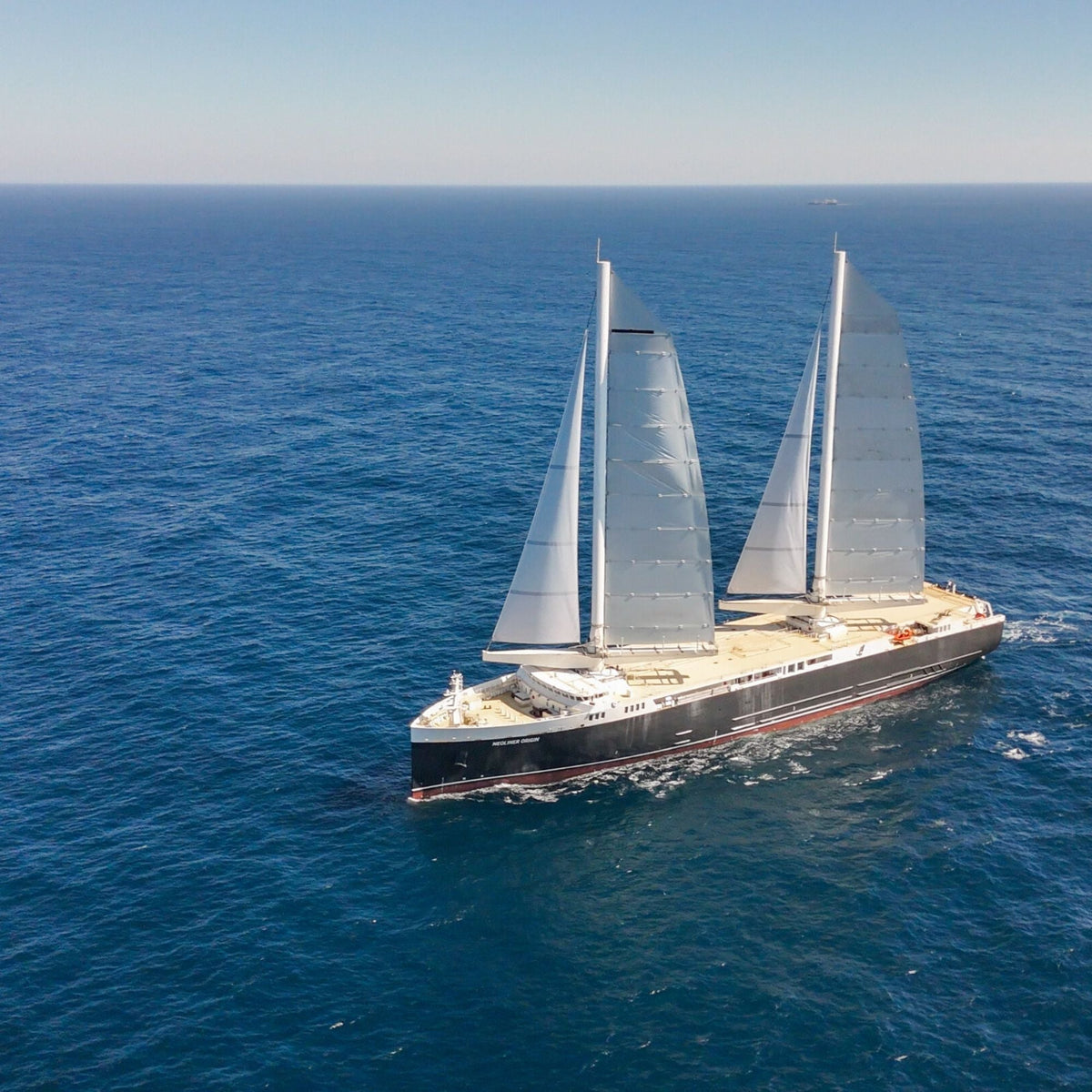 Setting Sail on a Record Run: Café William's Largest-Ever Low-Carbon Shipment